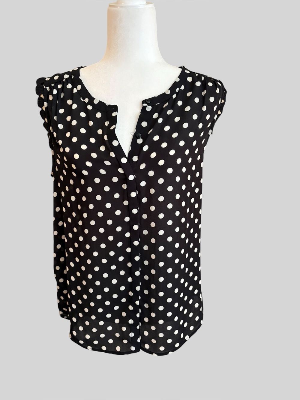 Daniel Rainn Black Sleeveless Polka Dot Blouse